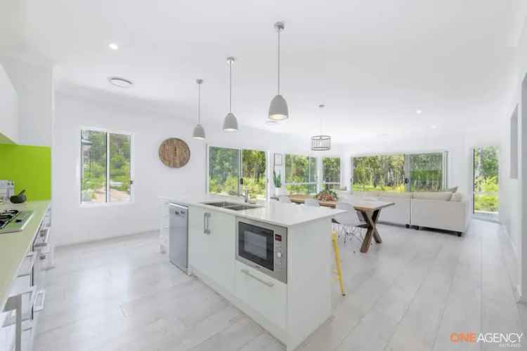 Family Home for Lease Murrays Beach NSW Four Bedrooms Modern Kitchen