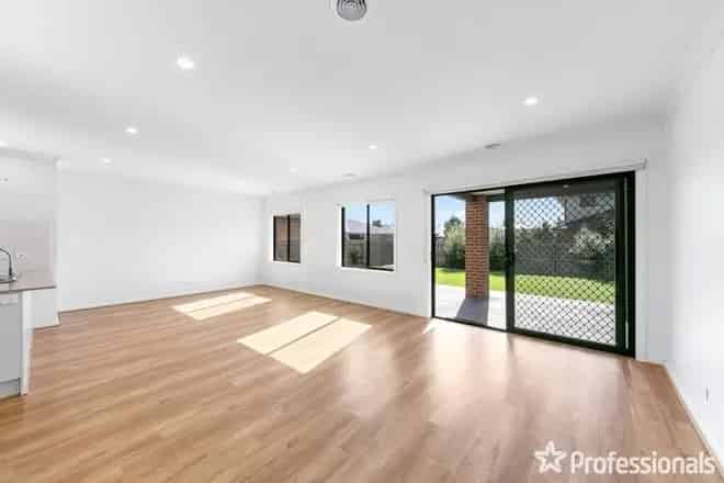 House For Rent , 155, Pioneer Drive, Melbourne, Victoria