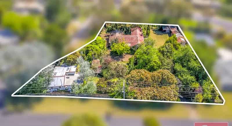 For Sale Residential Property with Two Homes Near Moe CBD