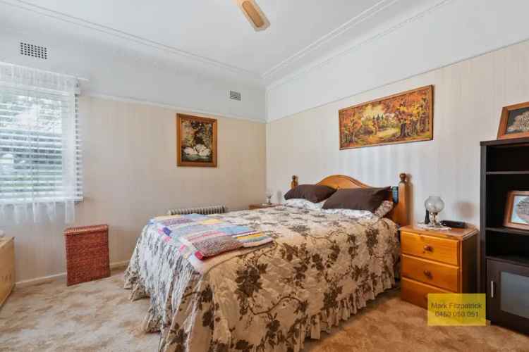 Charming Camden Gem on Over 700m²