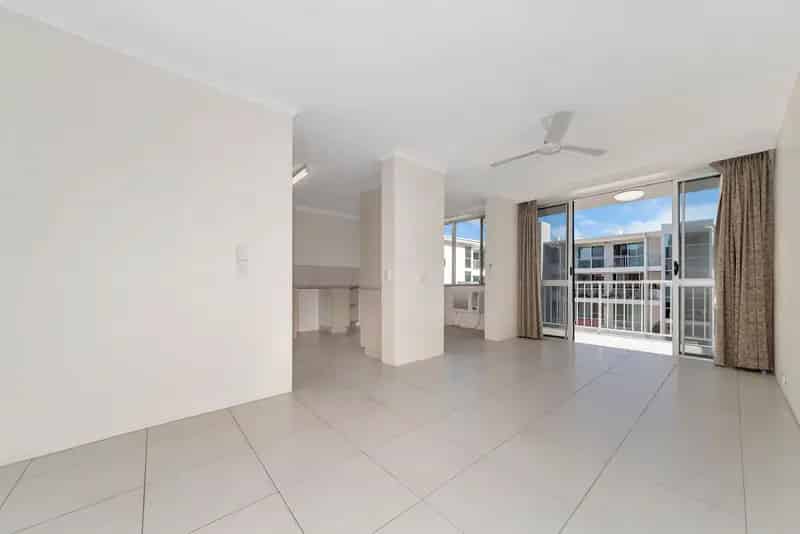 Spacious, two bedroom apartment located in the heart of The City
