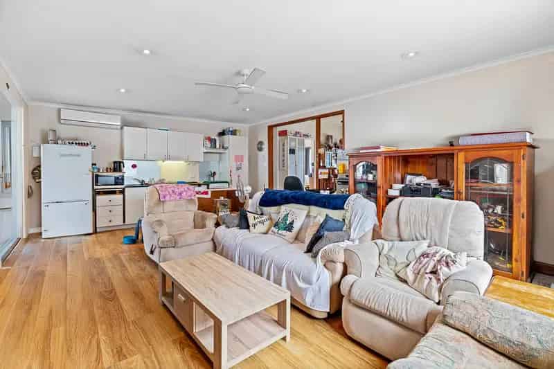 Dual Income Delight - $1,025 Per Week Return in Prime Killarney Vale Location