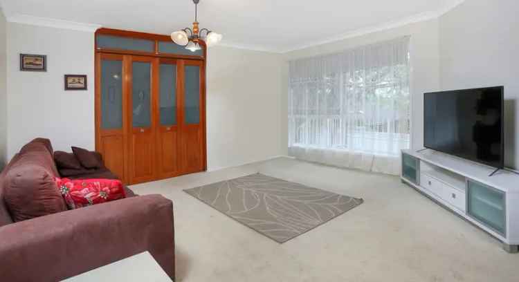 Family Home in Toongabbie - 4 Bed 2 Bath