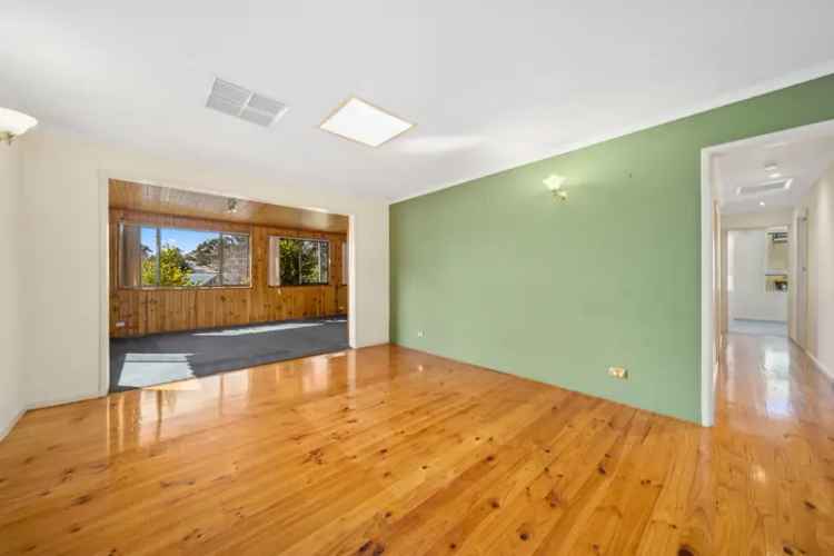 1118sqm RZ2 block, in a coveted and elevated cul-de-sac in the heart of Woden Valley