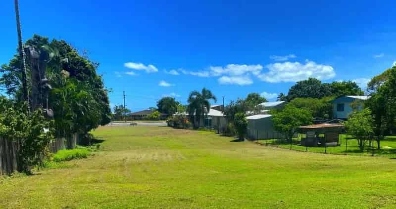 Buy land in Cardwell with a vacant 1012 m2 block