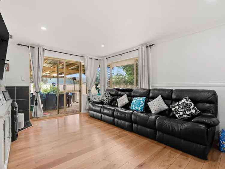 700sqm Family Home near John Wollaston School