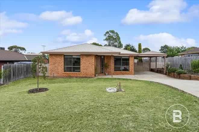 House For Sale , 38, Underbank Boulevard, Bacchus Marsh, Victoria