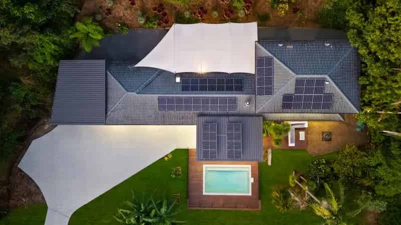 PRIVATE ACREAGE RETREAT - LUXURY LIVING IN A NATURAL HAVEN