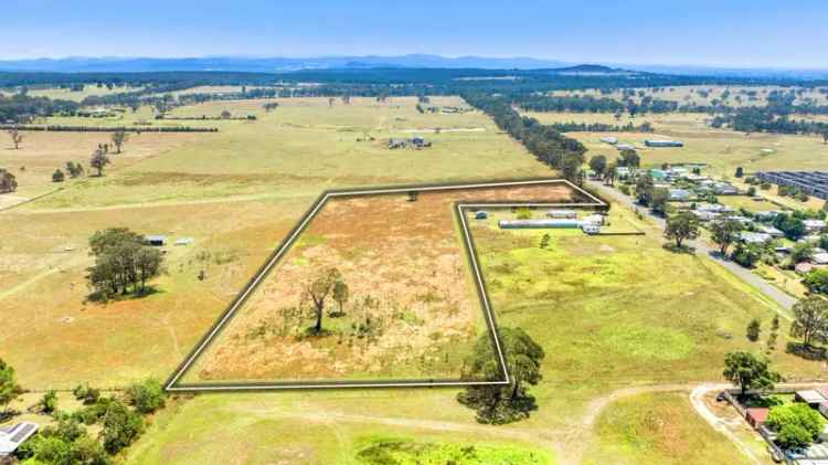 10-Acre Property Near Heyfield - Extra Space for Sheds Animals or Machinery