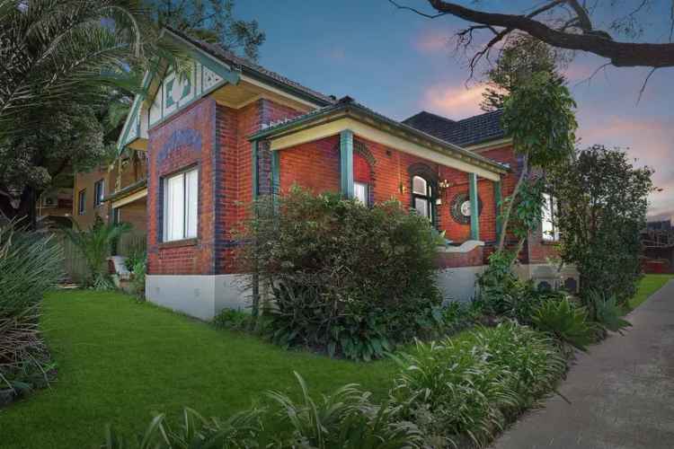 Federation Home on 795sqm Corner Block - Redevelopment Potential