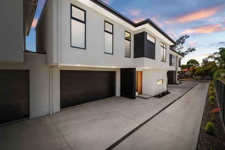 Sleek Adelaide Townhouse Near Beaches