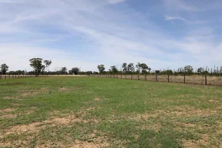 Acreage close to town