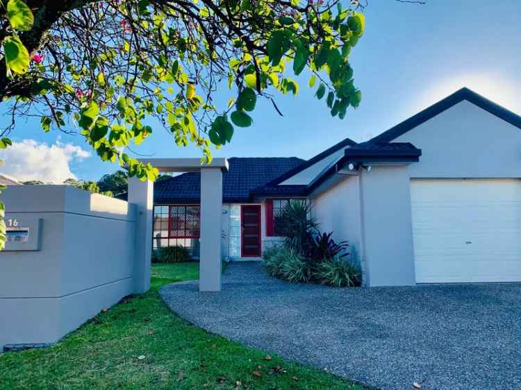 Three Bedroom Renovated Home Near Pines Shopping Centre Elanora