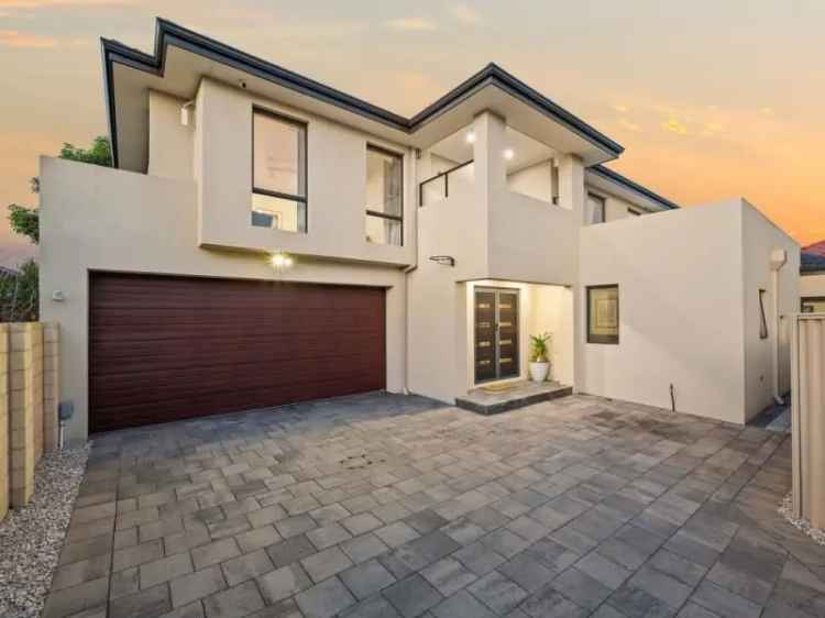 Luxury 6-Bedroom Home in Yokine - Multi Generational Living