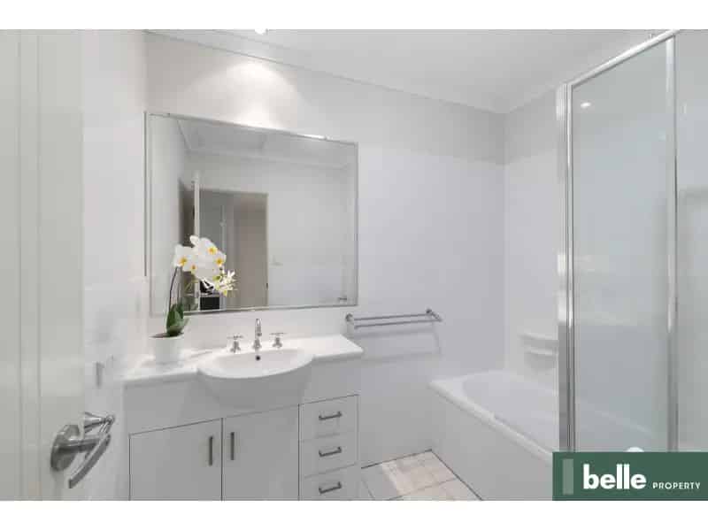 Stylish Retreat With Indoor-Outdoor Living In Prime Camp Hill Location