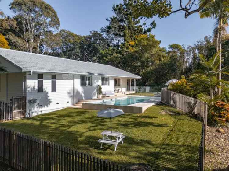 Hinterland buy four bedroom homestead with pool in Brooklet