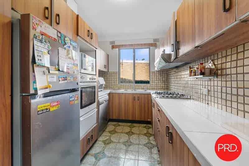 FULL BRICK HOME ON THE BRIGHTON SIDE OF KOGARAH