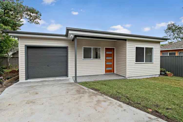 Lease Modern Granny Flat in Normanhurst with Garden and Parking