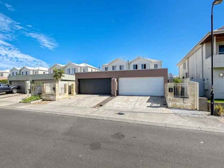 Stunning 3-Bedroom Townhouse near Bunbury Back Beach