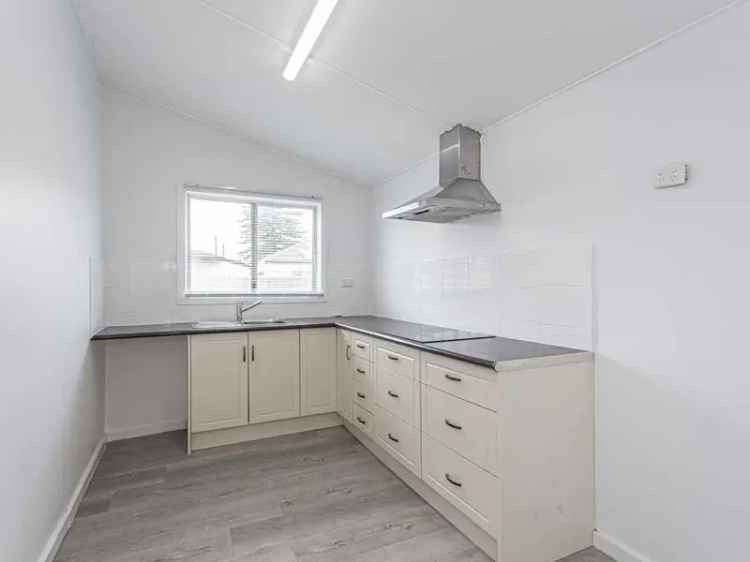 3 Bed 1.5 Bath Home Bedford Fully Refurbished