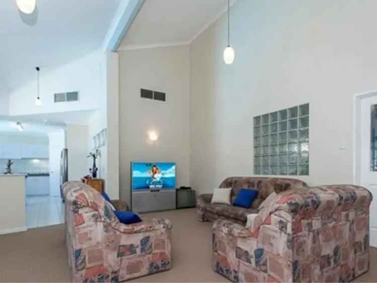 Upstairs Unit with Pool Views Shared Facilities