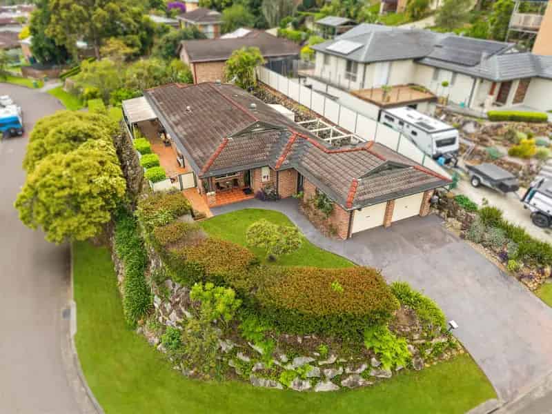 Real Estate For Sale - 17 Pineridge Close - Lisarow , NSW
