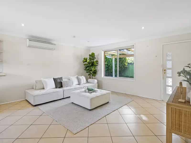 Lease 2 Bedroom House Umina Beach with Outdoor Deck and Air Conditioning