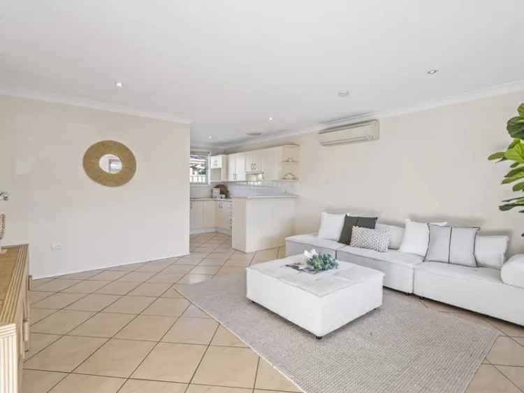 Lease 2 Bedroom House Umina Beach with Outdoor Deck and Air Conditioning