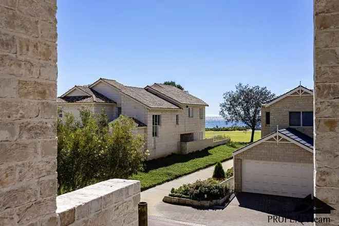 Luxury Geraldton Marina Home Open Plan Alfresco Entertaining