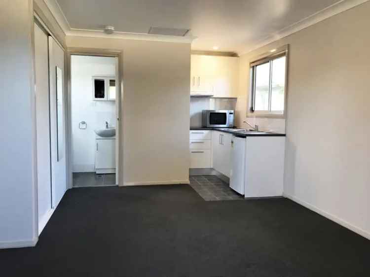 Freshly Renovated Studio in Hobartville NSW