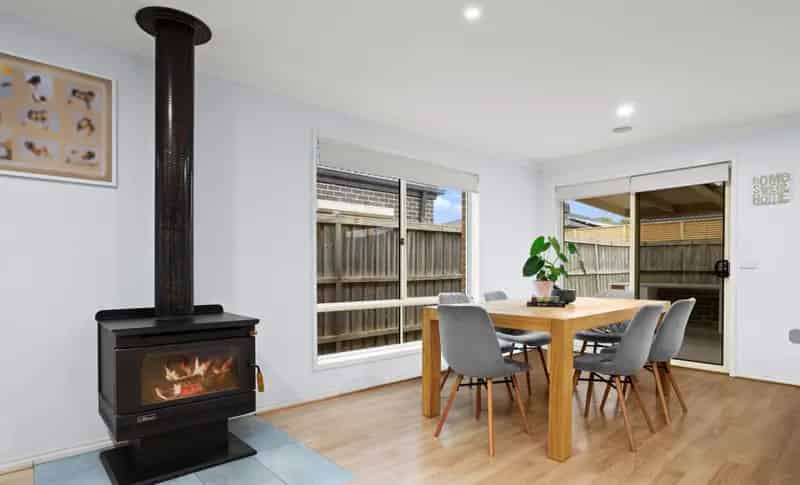 Real Estate For Lease - 42 Buckland Hill Drive - Wallan , VIC