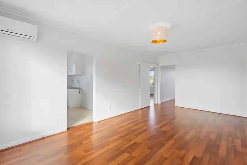 Renovated 2-Bedroom Unit in Prime Cheltenham Location - Modern Comfort & Convenience!