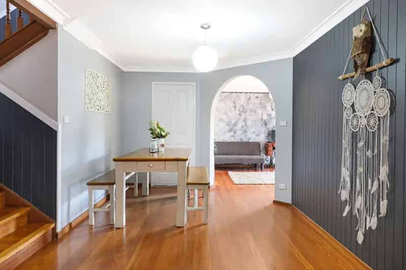 Real Estate For Lease - 2 Carbeen Crescent - Cordeaux Heights , NSW