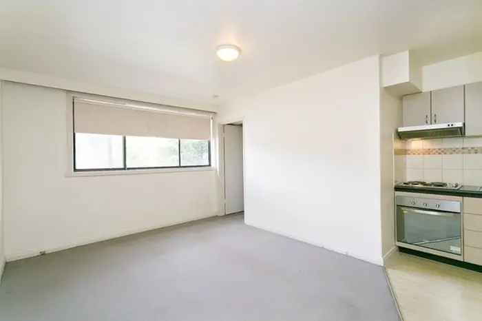 Apartment For Rent in Melbourne, Victoria