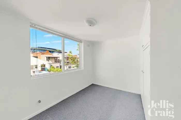 Apartment For Rent in Melbourne, Victoria