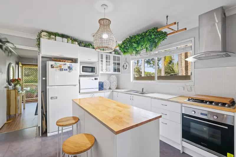 Buy House in Culburra Beach with Pool and Studio on 1208sqm Block