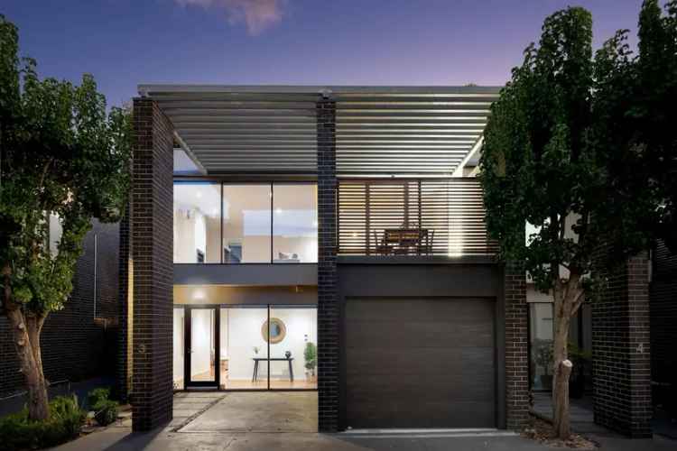 House For Sale in Melbourne, Victoria