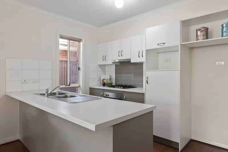 Buy courtyard home near playgrounds and parks