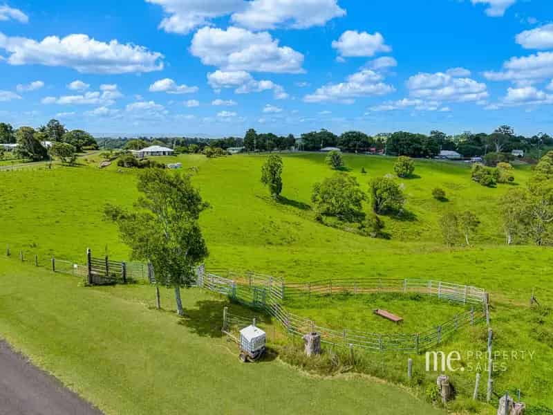 Rent Rural Property in Mount Mee with Spacious Home on 26 Acres