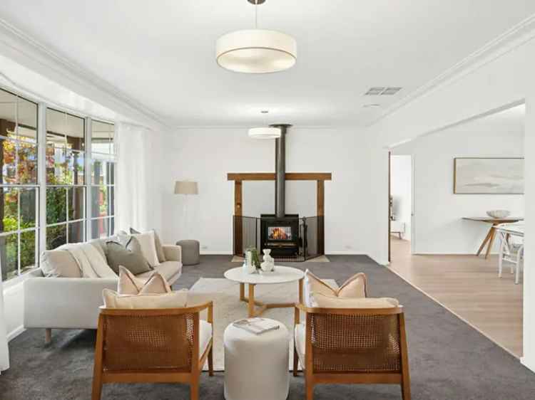 Light-Filled Family Haven in Highton