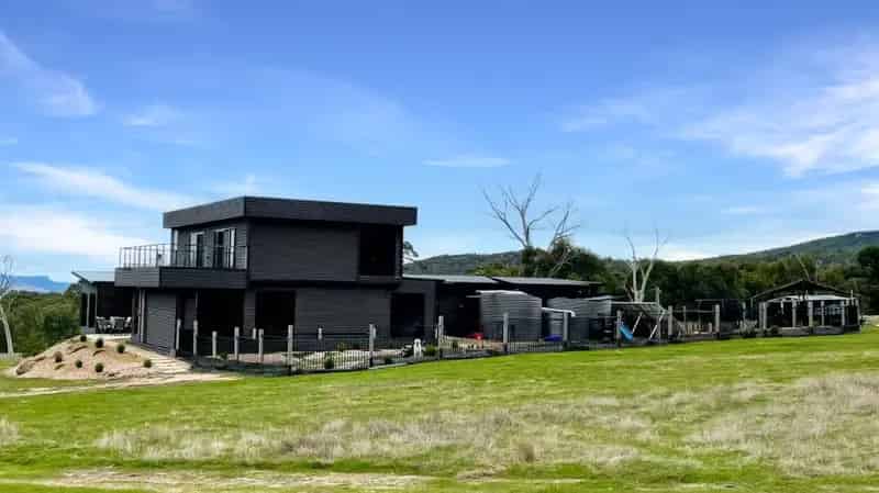 Boulder Estate - A Dream Family Retreat or Tree Change Escape with Spectacular Views