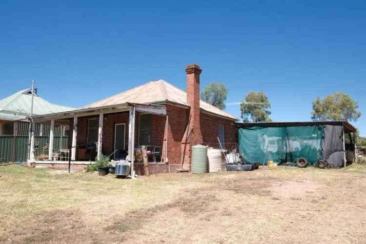 Renovate or Develop 1940s Home on Large Block