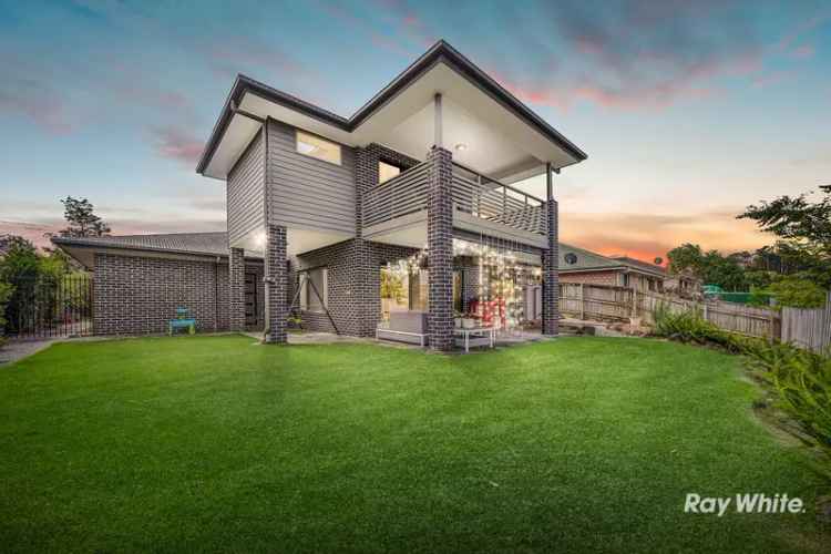 Sophisticated Double Storey Home in Prestigious Sanctuary Estate - Daisy Hill Forest Views