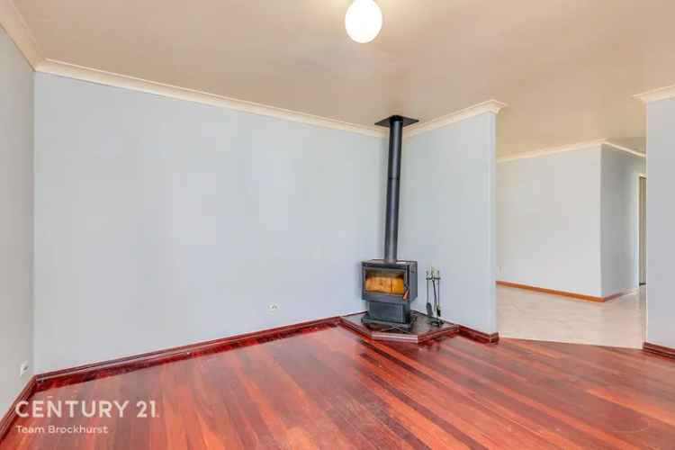 4 Bedroom House For Lease in Huntingdale WA