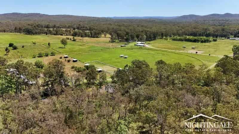Buy rural property in Kalunga with equestrian facilities