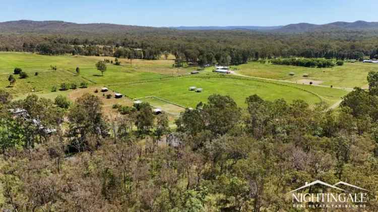 Buy rural property in Kalunga with equestrian facilities