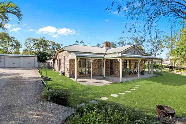 1/2 Acre + Pool + Shed = Living