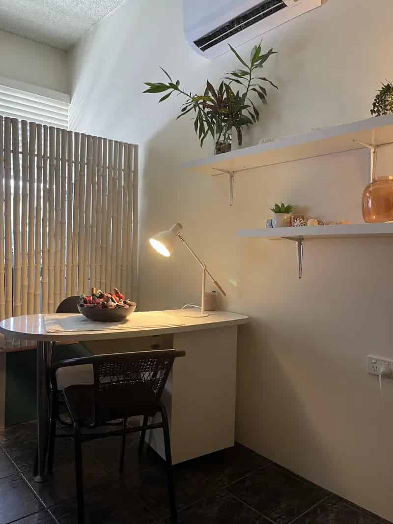 Rent Beauty Salon in Nobby Beach with Growth Potential