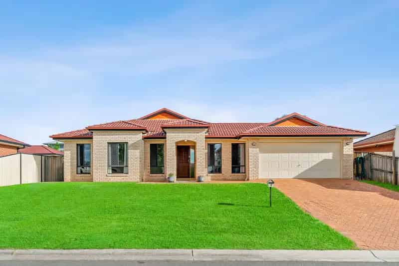Your Private Oasis in a Prime Regents Park Location