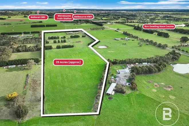 Family Home on 25 Acres Near Ballarat